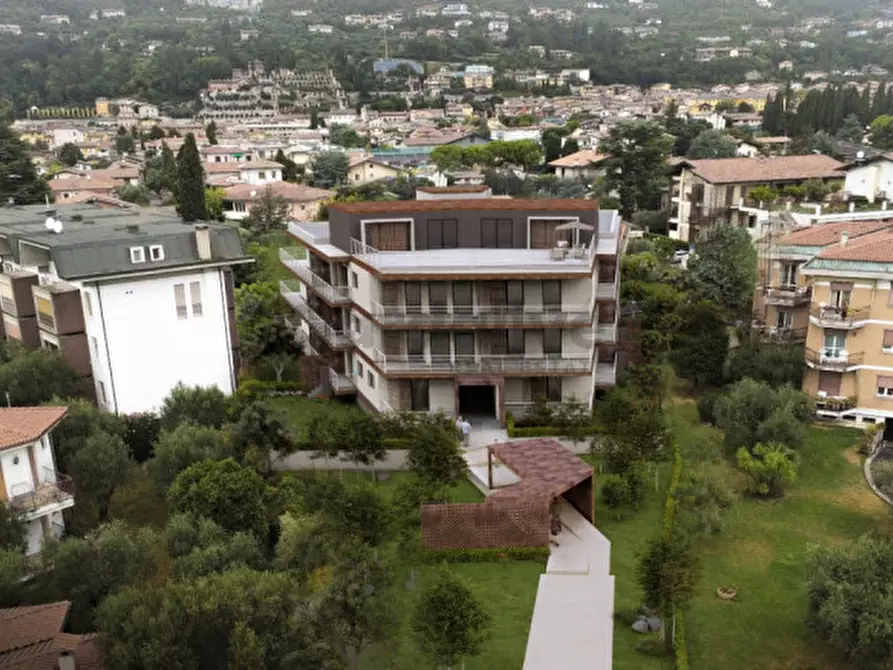 Immagine 14 di Appartamento in vendita  in Via Dante Alighieri a Toscolano-Maderno