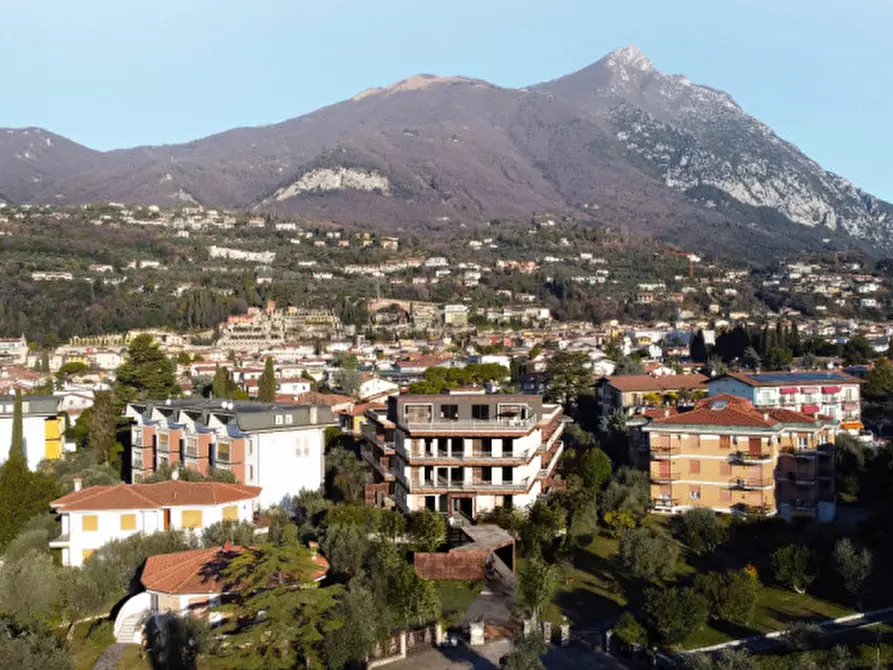 Immagine 17 di Appartamento in vendita  in Via Dante Alighieri a Toscolano-Maderno