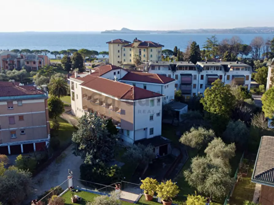 Immagine 14 di Appartamento in vendita  in Via Dante Alighieri a Toscolano-Maderno