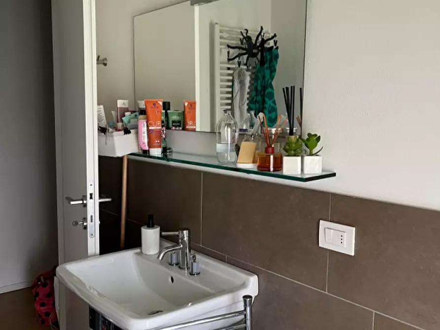 Immagine 11 di Appartamento in vendita  in via roma a Montegrotto Terme