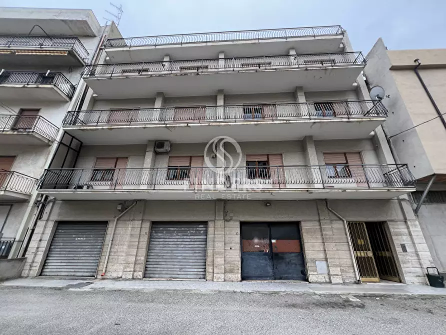 Immagine 1 di Palazzo in vendita  in VICO PETRILLINA DIR. VERSACE 15 a Reggio Di Calabria