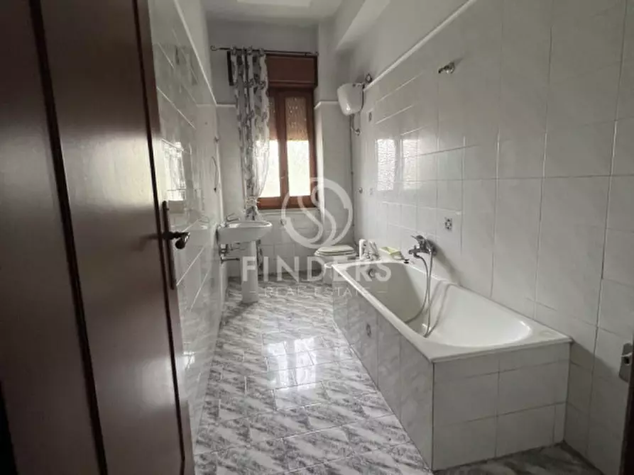 Immagine 12 di Palazzo in vendita  in VICO PETRILLINA DIR. VERSACE 15 a Reggio Di Calabria