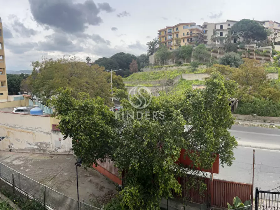 Immagine 17 di Palazzo in vendita  in VICO PETRILLINA DIR. VERSACE 15 a Reggio Di Calabria