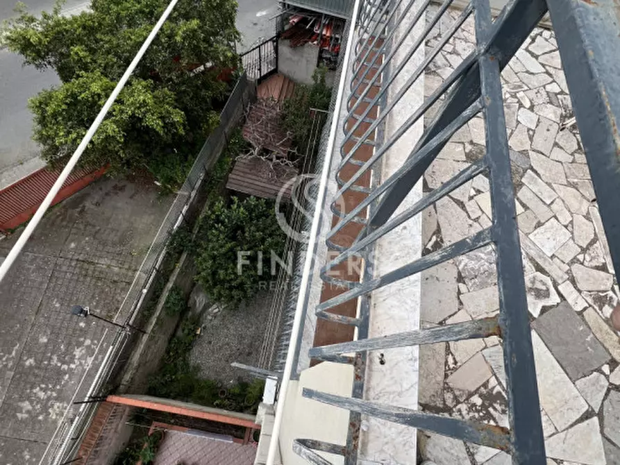 Immagine 23 di Palazzo in vendita  in VICO PETRILLINA DIR. VERSACE 15 a Reggio Di Calabria