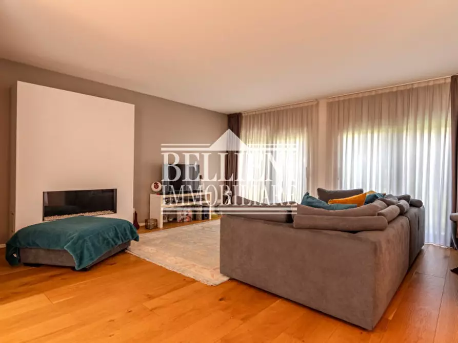 Immagine 1 di Villa in vendita  in Via Giosuè Carducci a Vicenza