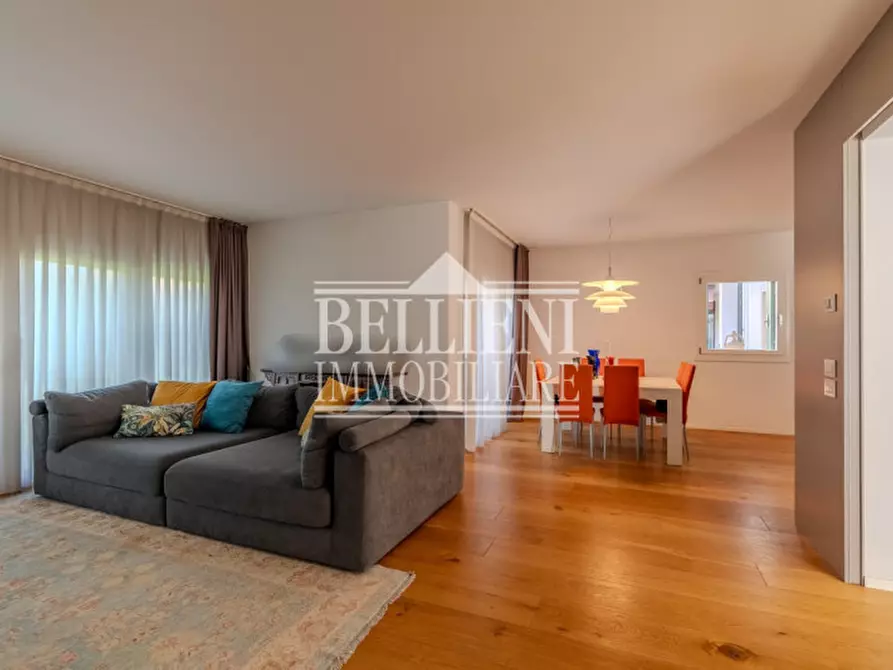 Immagine 1 di Villa in vendita  in Via Giosuè Carducci a Vicenza