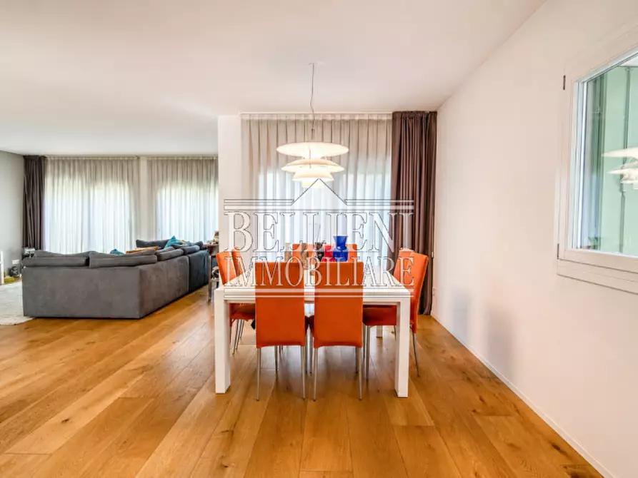 Immagine 3 di Villa in vendita  in Via Giosuè Carducci a Vicenza