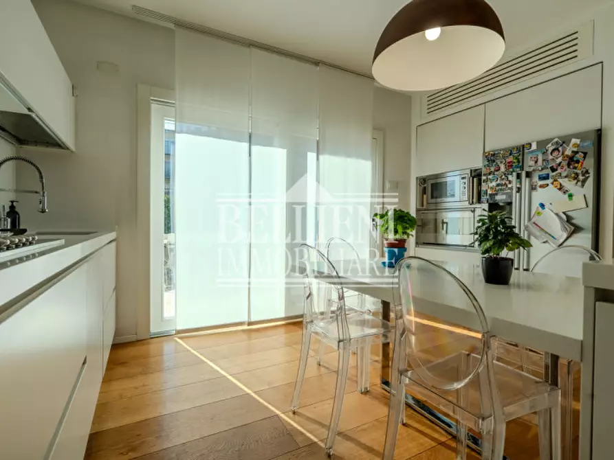 Immagine 9 di Villa in vendita  in Via Giosuè Carducci a Vicenza