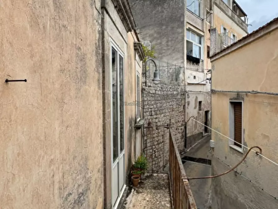 Immagine 23 di Casa indipendente in vendita  a Modica