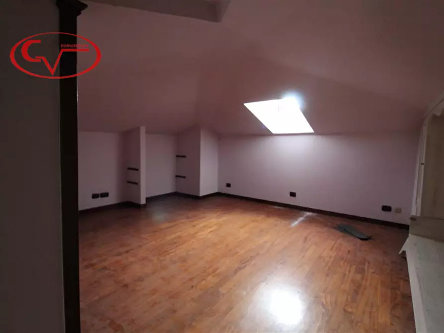 Immagine 28 di Villa in vendita  a Loro Ciuffenna