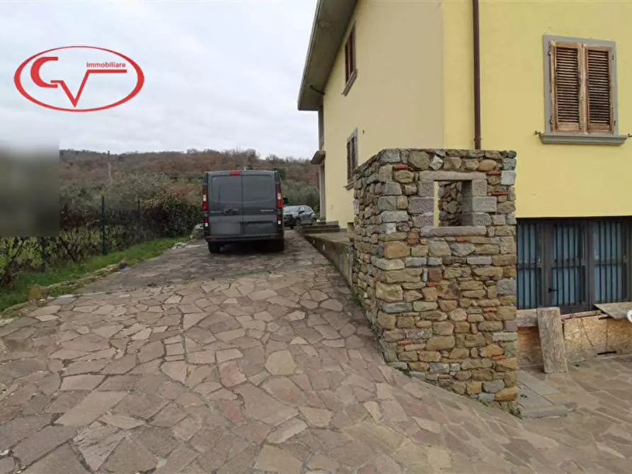 Immagine 39 di Villa in vendita  a Loro Ciuffenna