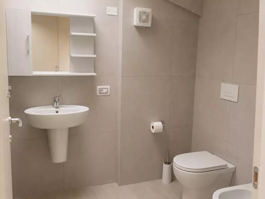Immagine 15 di Appartamento in vendita  in via Saffi a Parma