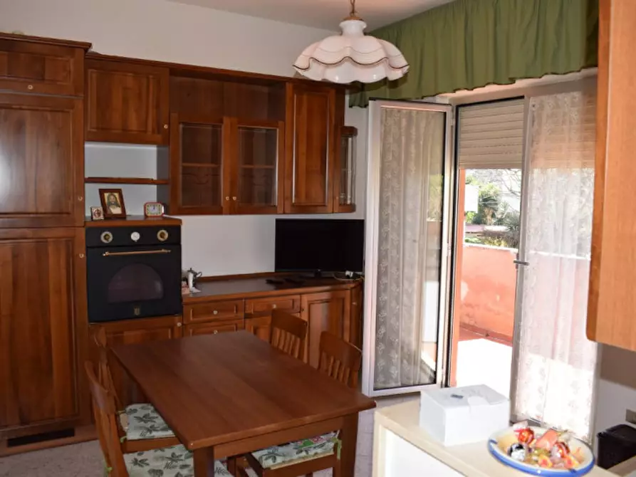 Immagine 10 di Casa bifamiliare in vendita  in Via Monte dei Fiori a Pescara