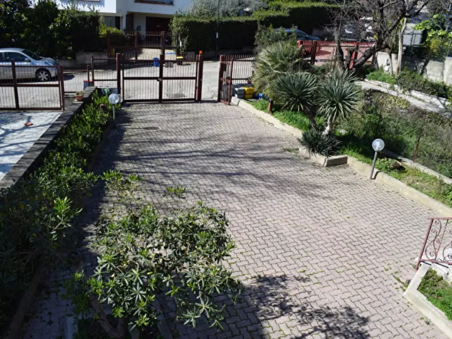 Immagine 11 di Casa bifamiliare in vendita  in Via Monte dei Fiori a Pescara