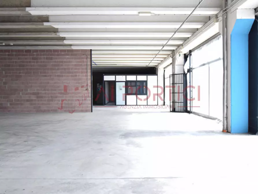 Immagine 9 di Capannone industriale in affitto  in Viale Stazione a Pontelongo