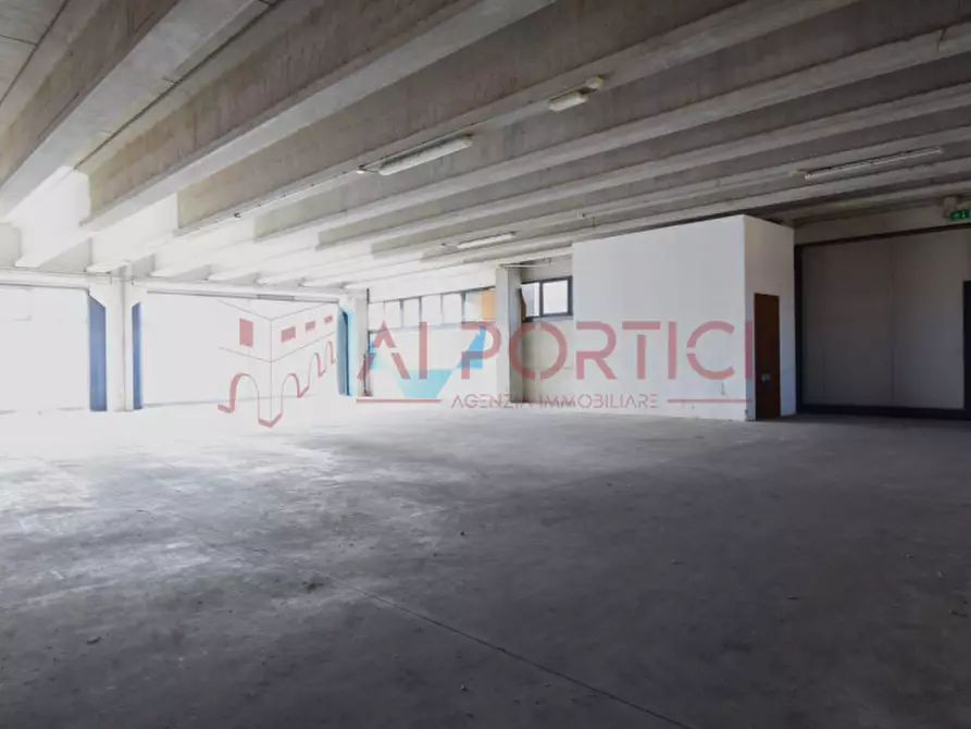 Immagine 11 di Capannone industriale in affitto  in Viale Stazione a Pontelongo