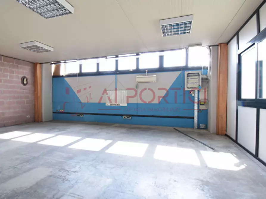 Immagine 14 di Capannone industriale in affitto  in Viale Stazione a Pontelongo