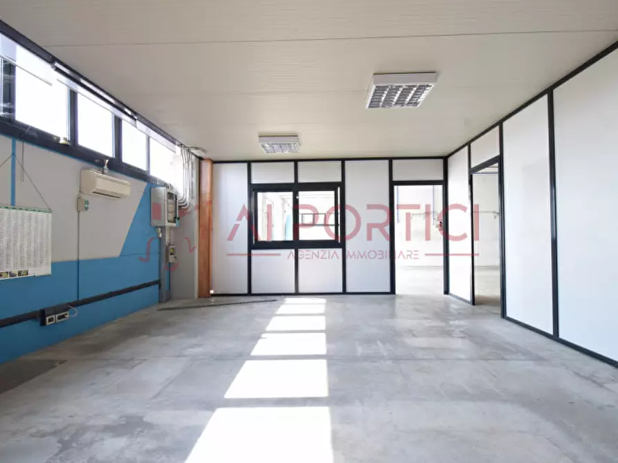 Immagine 15 di Capannone industriale in affitto  in Viale Stazione a Pontelongo