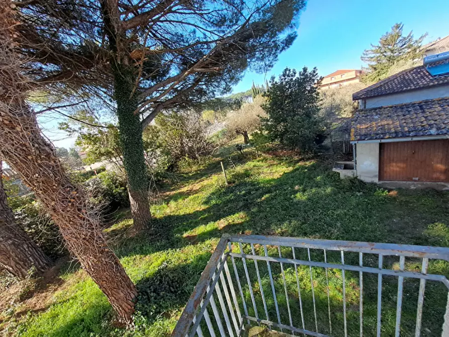 Immagine 9 di Casa indipendente in vendita  in Via Perugina a Passignano Sul Trasimeno