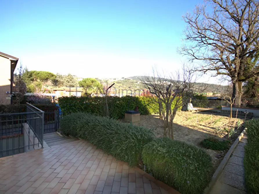 Immagine 10 di Casa bifamiliare in vendita  in via s.aleramo a Corciano