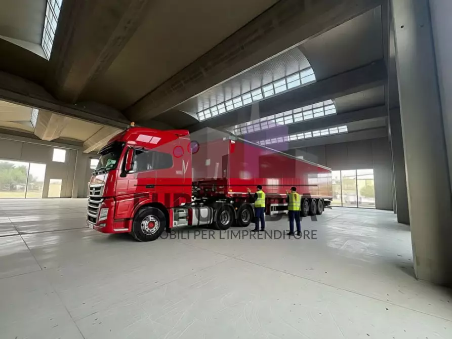 Immagine 3 di Capannone industriale in vendita  in Via Spinarella a Soave