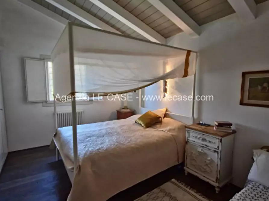 Immagine 16 di Villa in vendita  a Pietrasanta