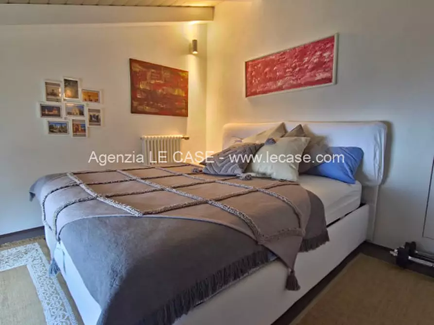 Immagine 21 di Villa in vendita  a Pietrasanta