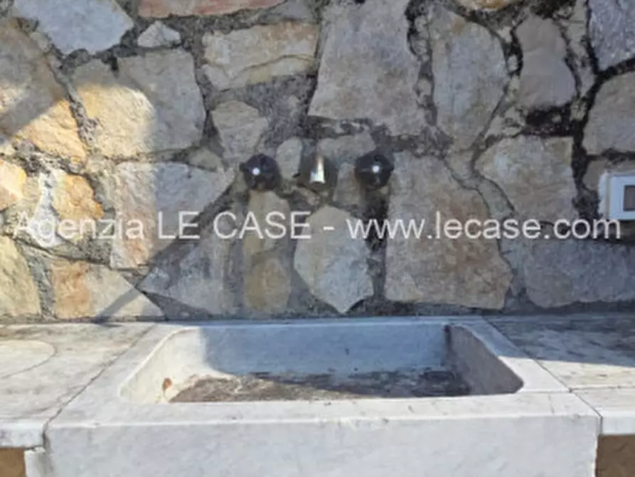 Immagine 24 di Villa in vendita  a Pietrasanta