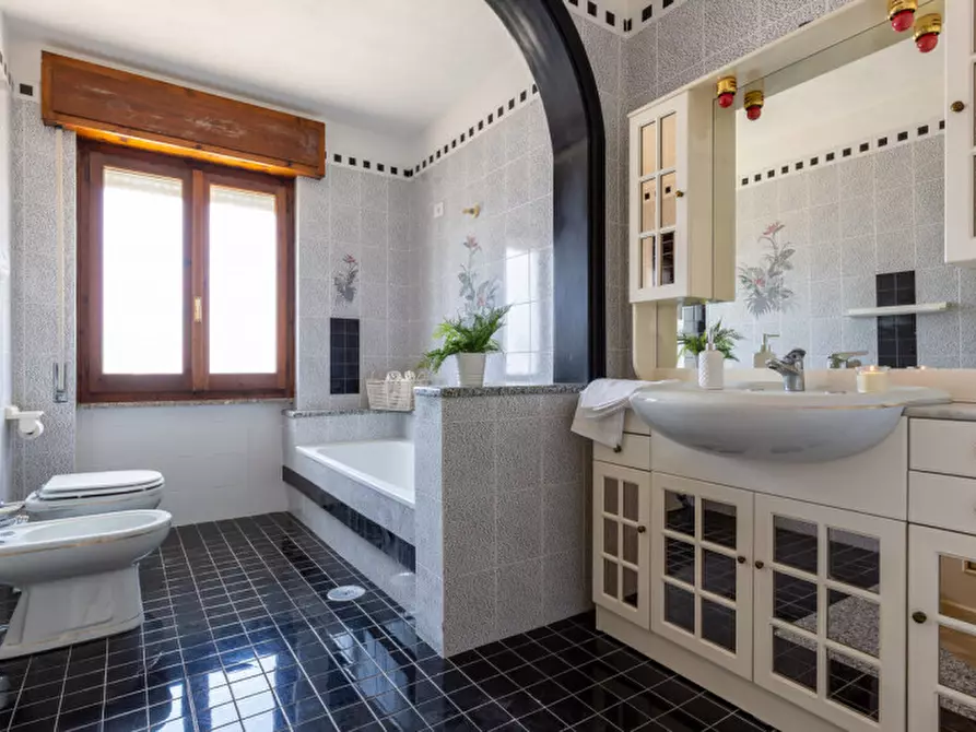 Immagine 23 di Casa indipendente in vendita  in via Budapest 56 a Quartu Sant'elena