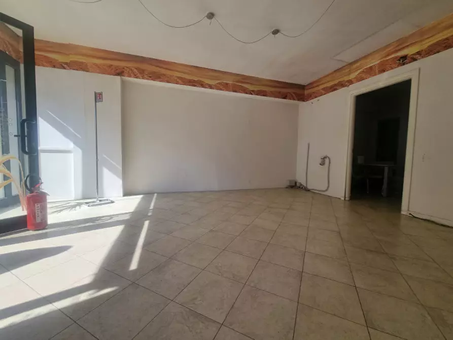 Immagine 7 di Negozio in vendita  in VIA GORDIGIANI a Firenze