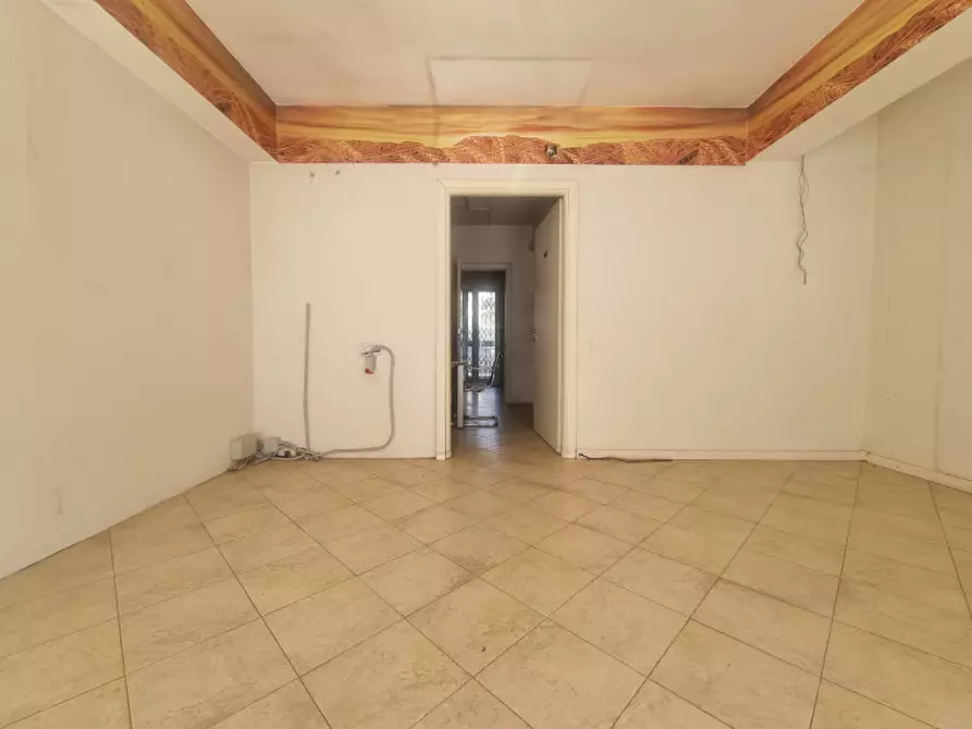 Immagine 9 di Negozio in vendita  in VIA GORDIGIANI a Firenze