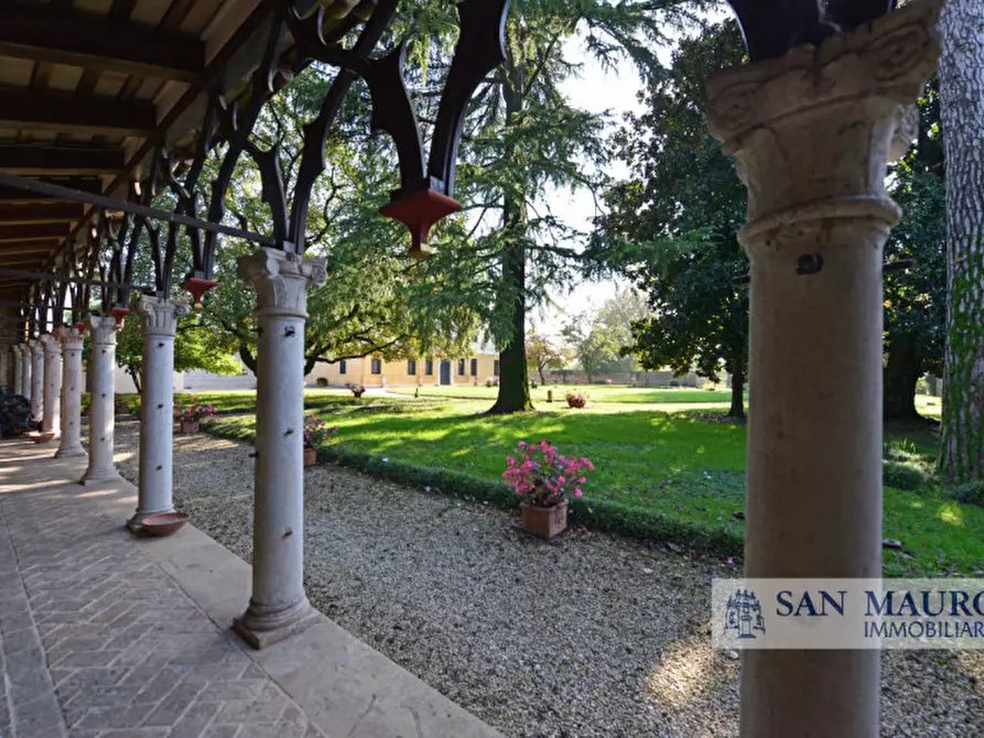 Immagine 23 di Villa in vendita  a Sandrigo