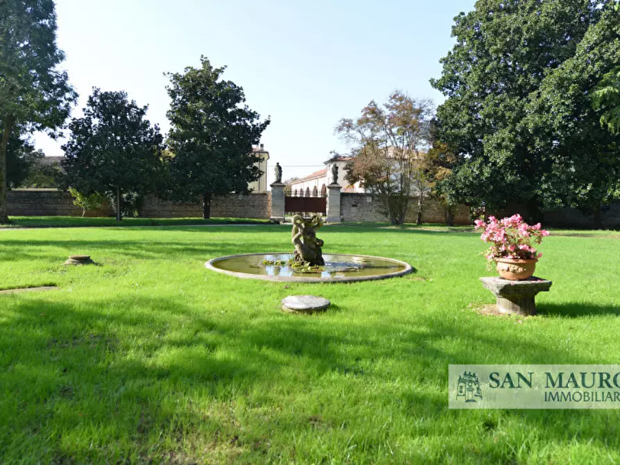 Immagine 27 di Villa in vendita  a Sandrigo