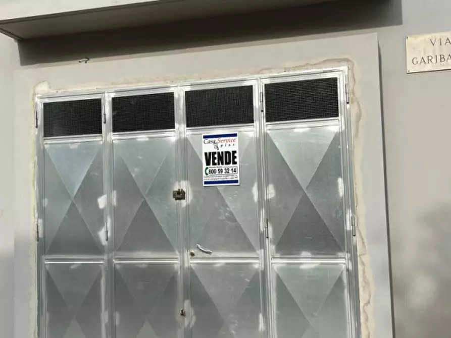 Immagine 1 di Garage in vendita  a Matino