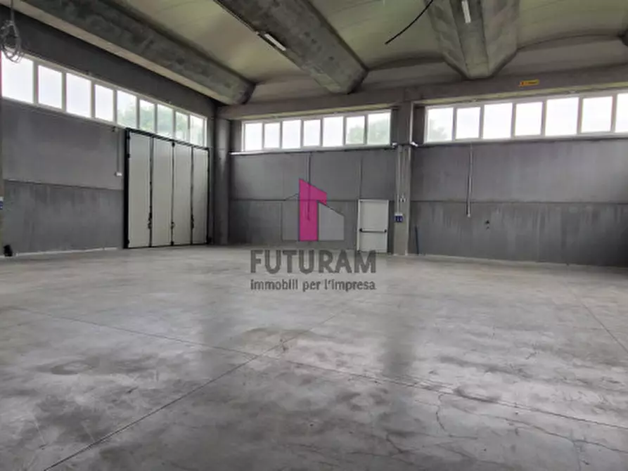 Immagine 1 di Capannone industriale in vendita  a Mestrino