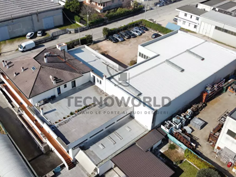 Immagine 1 di Laboratorio in vendita  in VIA VEGRI a Zanè