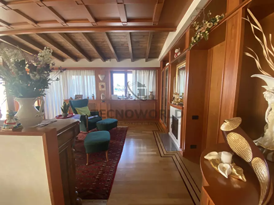 Immagine 10 di Laboratorio in vendita  in VIA VEGRI a Zanè