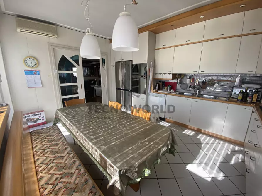 Immagine 13 di Laboratorio in vendita  in VIA VEGRI a Zanè