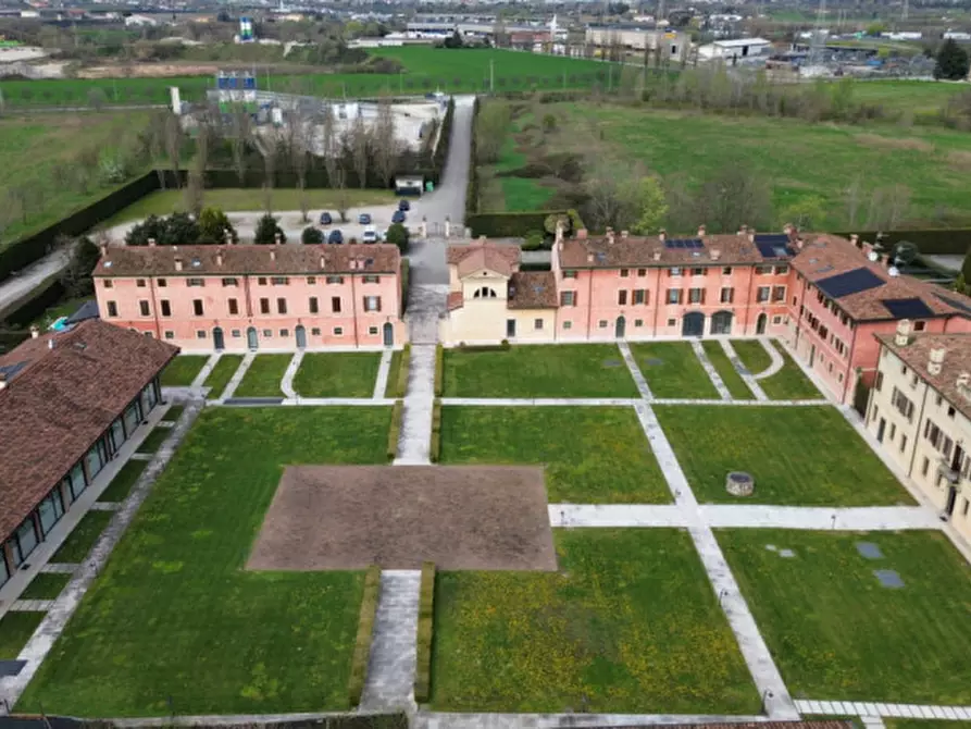 Immagine 1 di Attico in vendita  a Castel D'azzano