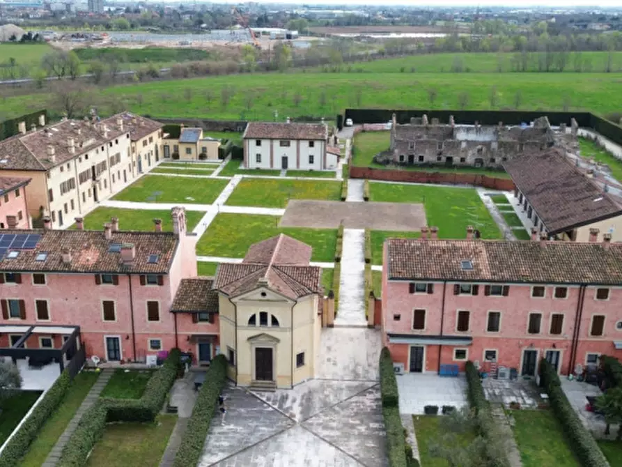 Immagine 2 di Attico in vendita  a Castel D'azzano