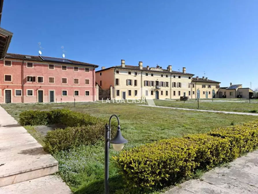 Immagine 54 di Attico in vendita  a Castel D'azzano