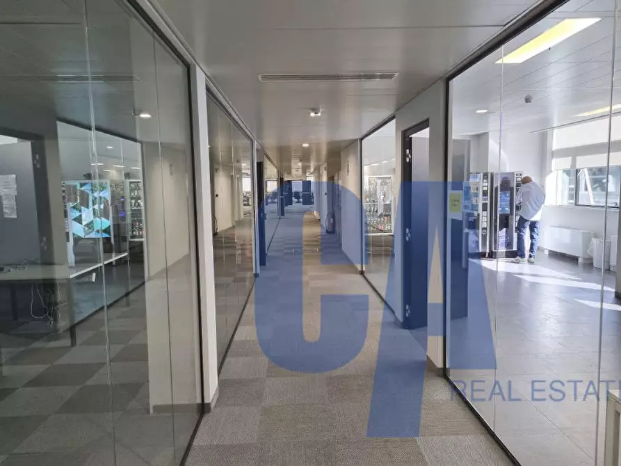 Immagine 2 di Ufficio in affitto  in VIALE MONZA a Milano