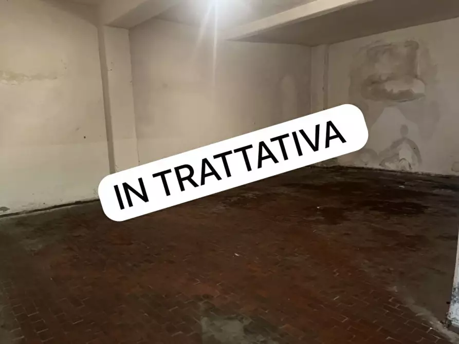 Immagine 1 di Garage in vendita  in Piazza Stefano Jacini a Roma