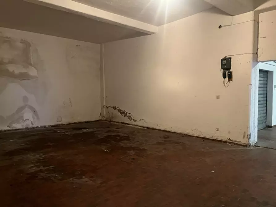 Immagine 7 di Garage in vendita  in Piazza Stefano Jacini a Roma