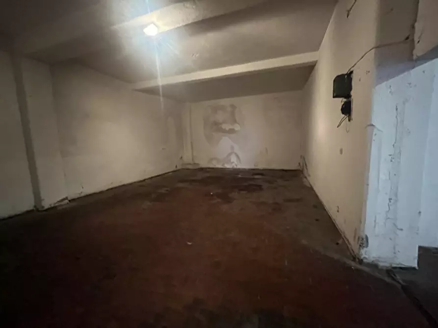 Immagine 10 di Garage in vendita  in Piazza Stefano Jacini a Roma