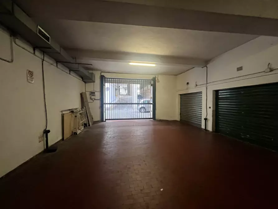 Immagine 15 di Garage in vendita  in Piazza Stefano Jacini a Roma