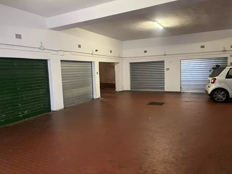 Immagine 17 di Garage in vendita  in Piazza Stefano Jacini a Roma