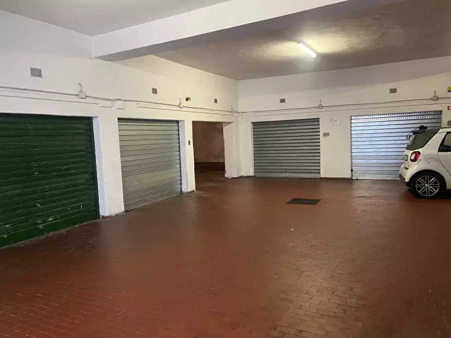 Immagine 18 di Garage in vendita  in Piazza Stefano Jacini a Roma