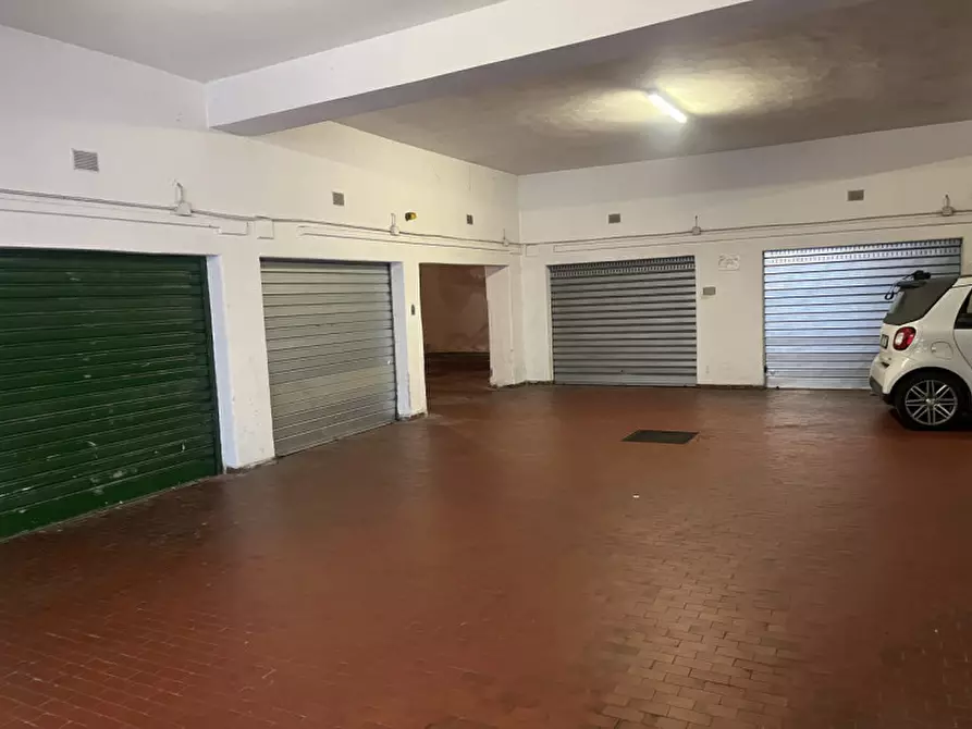 Immagine 19 di Garage in vendita  in Piazza Stefano Jacini a Roma