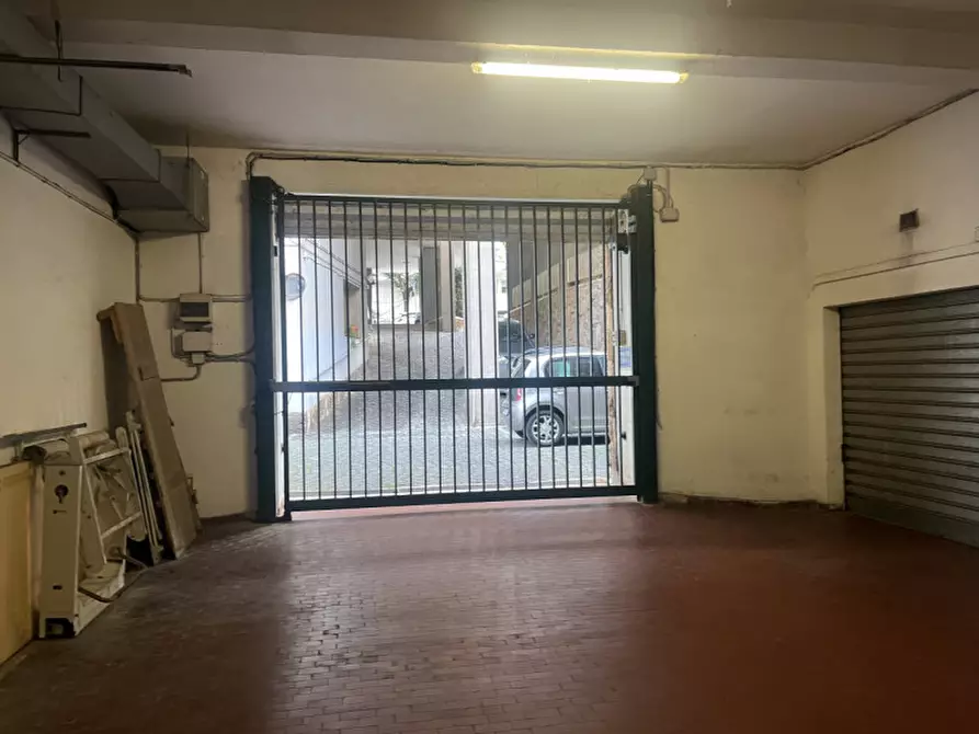 Immagine 20 di Garage in vendita  in Piazza Stefano Jacini a Roma